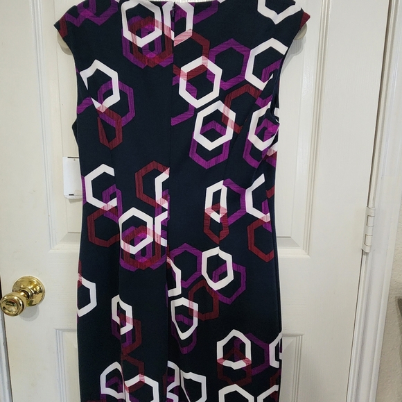 SOLD-NWT Trina Turk Purple dress size 4 - Picture 6 of 7